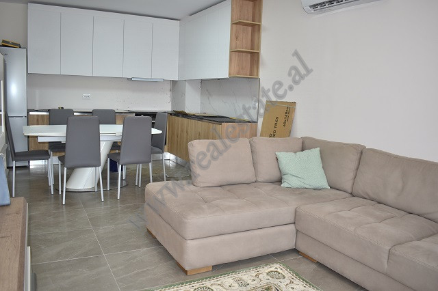 Apartament 3+1 per qira te Garden Residence Turdiu , ne Tirane.
Apartamenti ndodhet ne katin e 6 te